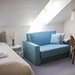 Willa Puck Bed & Breakfast Puck