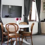 Willa Puck Bed & Breakfast Puck