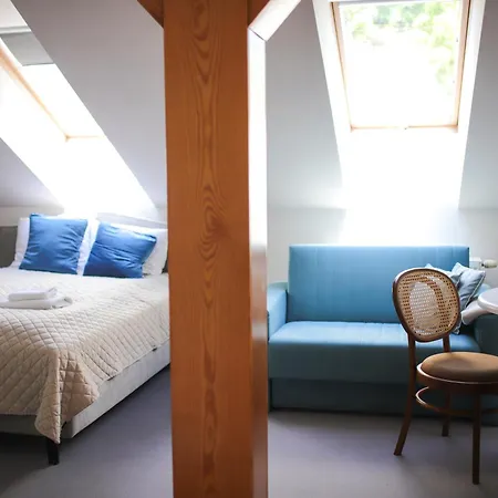 Willa Puck Bed & Breakfast Puck
