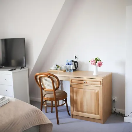 Willa Puck Bed & Breakfast Puck