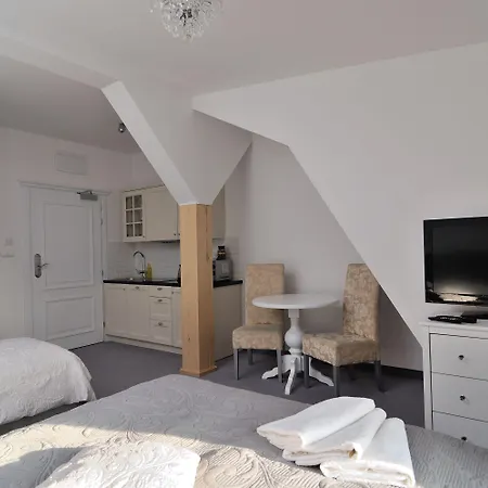 Willa Puck Bed & Breakfast Puck