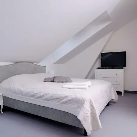 Willa Puck Bed & Breakfast Puck